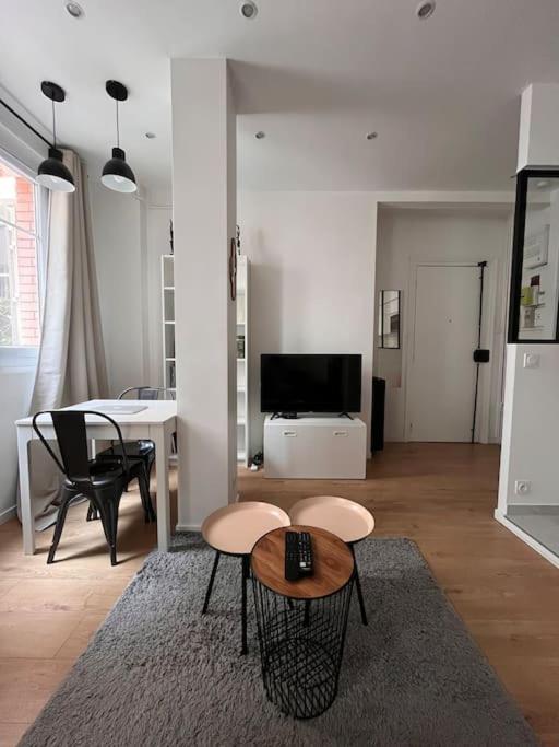 Moderne Montmartre 2 A 4p Appartamento Parigi